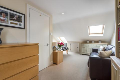 12 Atheldene Road, London, SW18 3BW