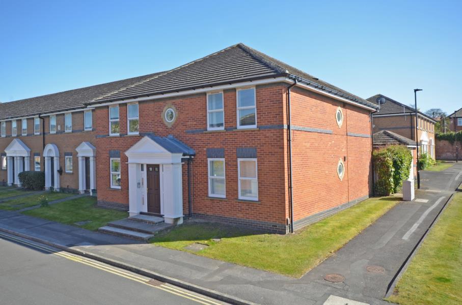 NICHOLAS GARDENS, LAWRENCE STREET... 2 bed apartment £850 pcm (£196 pw)