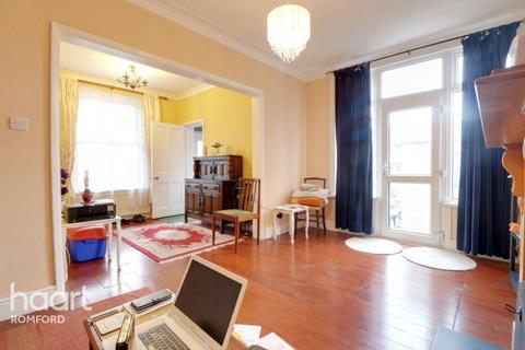 1 Marshalls Road, Romford, RM7 7EL