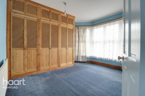 1 Marshalls Road, Romford, RM7 7EL