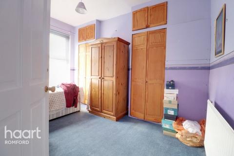 1 Marshalls Road, Romford, RM7 7EL