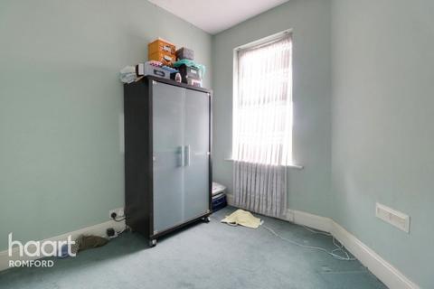 1 Marshalls Road, Romford, RM7 7EL