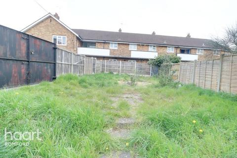 1 Marshalls Road, Romford, RM7 7EL