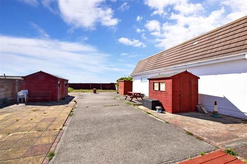 104 Coast Drive, Lydd On Sea, Romney Marsh, TN29 9NW