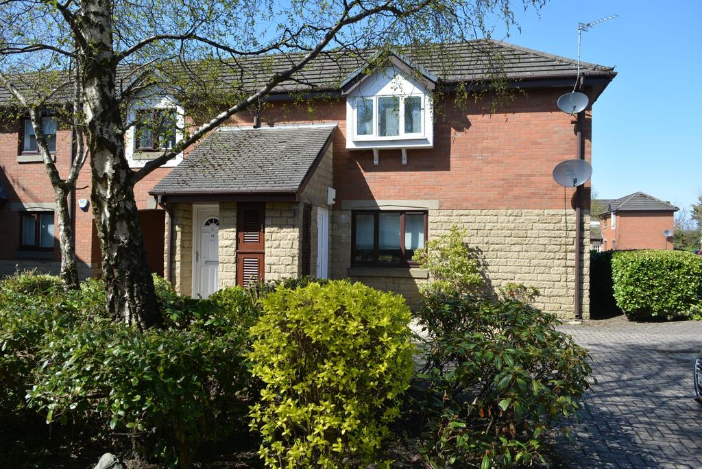 16 Buchlyvie Gardens, 2 bed flat £139,000