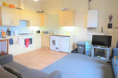 3 bedroom apartment to rent, Wimborne Road, Winton, Bournemouth