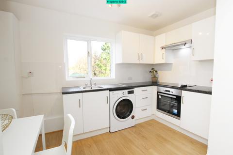 2 bedroom flat to rent, Josephine Avenue, London, SW2 2LA