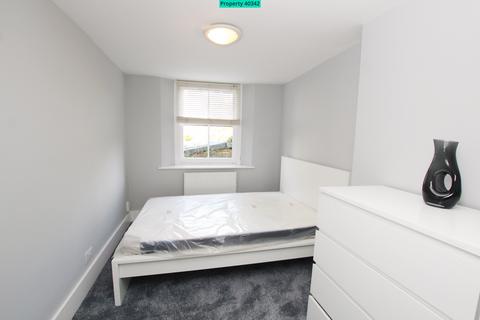 2 bedroom flat to rent, Josephine Avenue, London, SW2 2LA