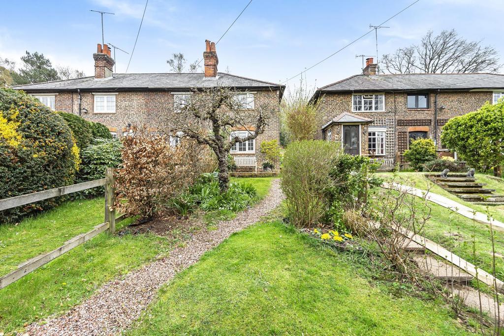 Mitchells Cottages, Blackheath Lane, Blackheath, Guildford, GU4 2 bed