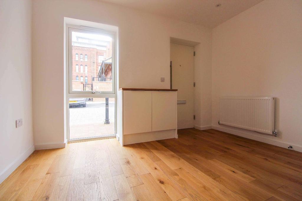 Fairway View, Stockport 3 bed townhouse £265,000