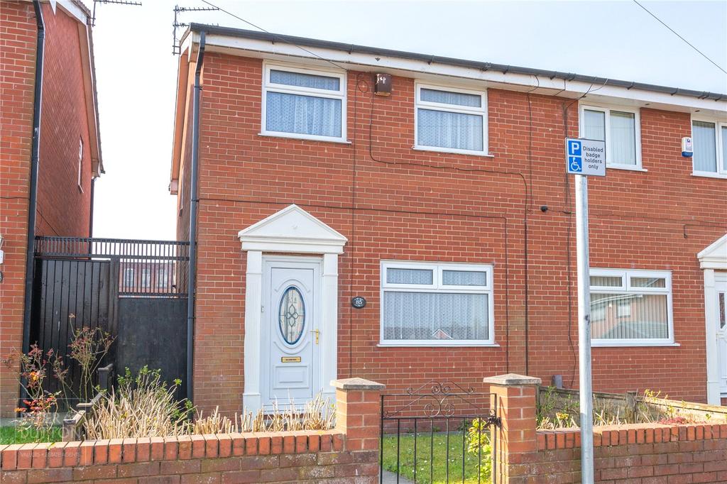 Robinson Street, Chadderton, Oldham, OL9 3 bed semidetached house £