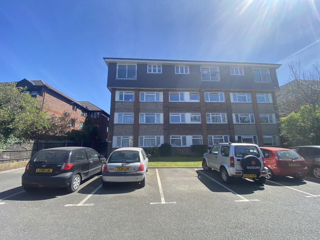 Queens Court, 53 Rectory Road, Beckenham, Kent, BR3 1 bed apartment £