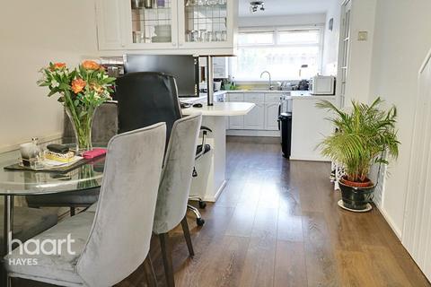 125 Charnwood Road, Uxbridge, UB10 0JA