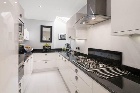 32 Pembroke Gardens, London, W8 6HU