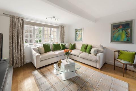 32 Pembroke Gardens, London, W8 6HU