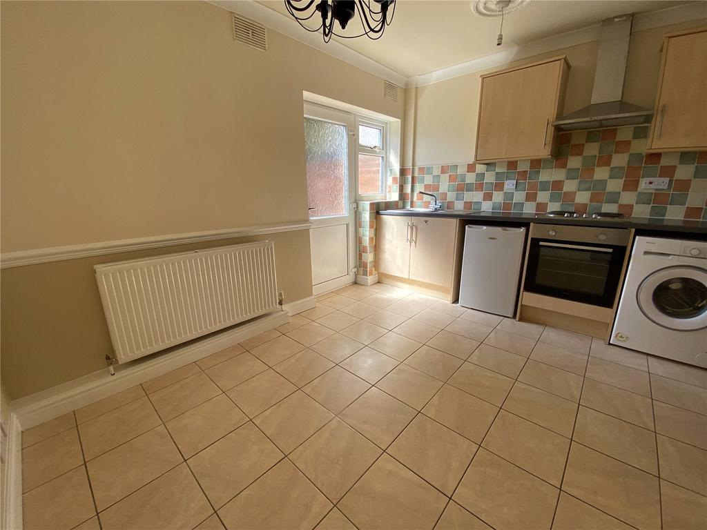 Tame Road, Oldbury, West Midlands, B68 3 bed terraced house £750 pcm