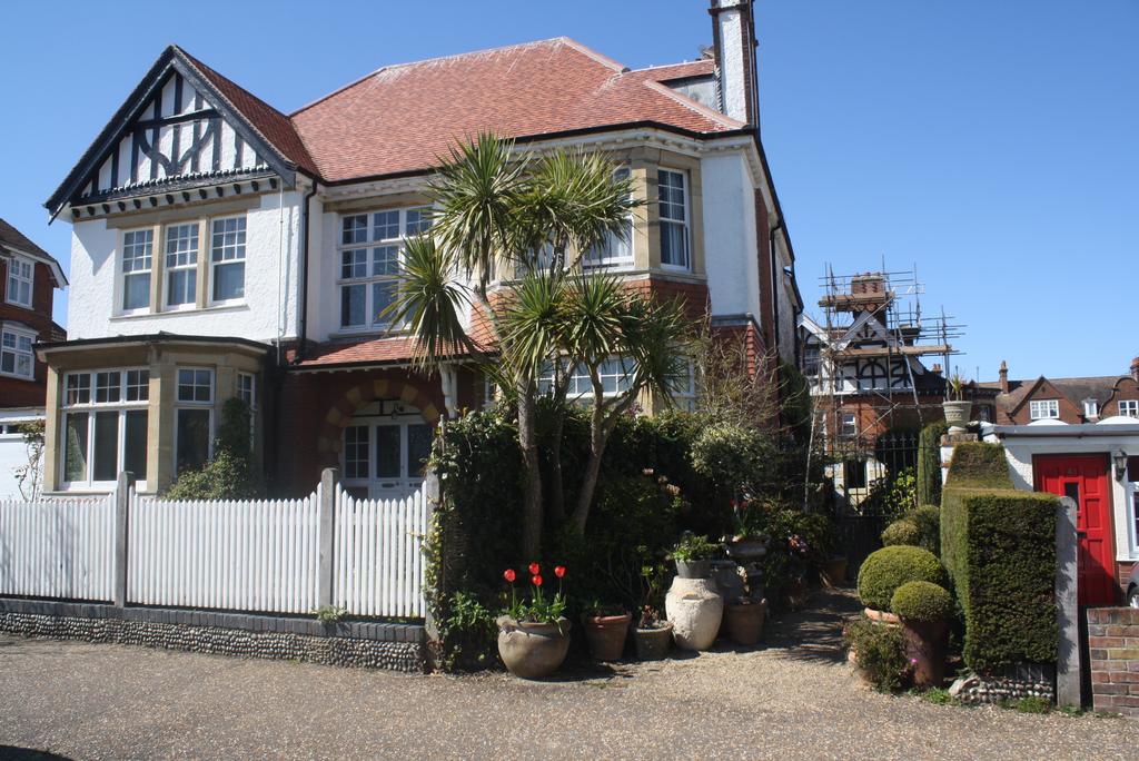 Cliff Avenue, Cromer NR27 4 bed semidetached house £385,000