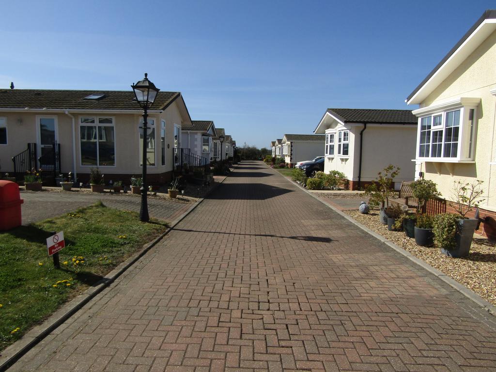 Thetford, Norfolk, IP24 2 bed park home for sale £180,000