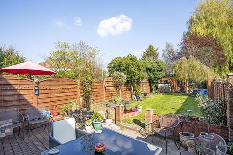 9 Bramdean Crescent, London, SE12 0NU