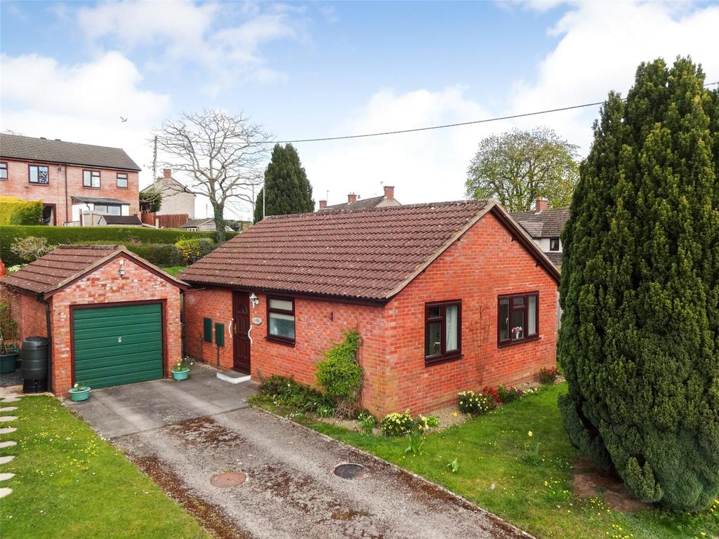 Brookfield Road, Welshpool, Powys, SY21 2 bed bungalow £165,000