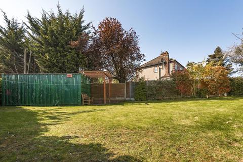 32 Scotsdale Road, London, SE12 8BP
