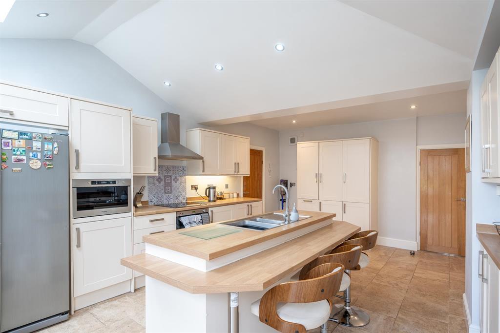 Catholic Lane, Sedgley, DY3 4 bed detached house £499,950