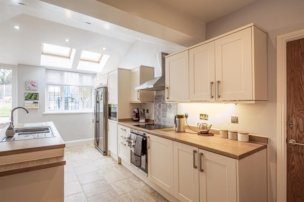 Catholic Lane, Sedgley, DY3 4 bed detached house £499,950