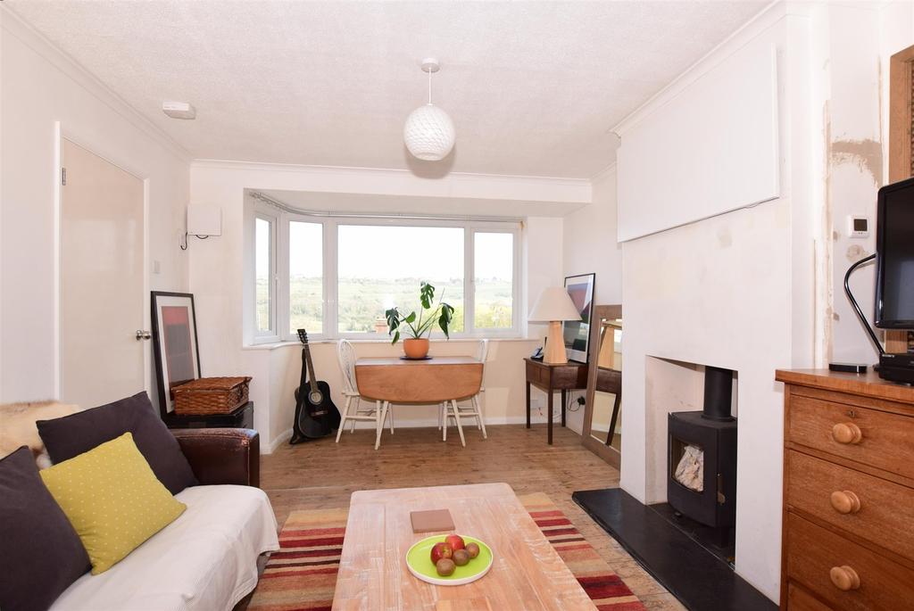 Carlton Crescent, Chatham, Kent 3 bed semidetached house £340,000