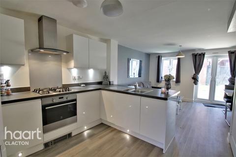31 Arthur Ransome Way, Walton On The Naze, CO14 8FB