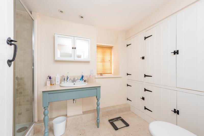 Ensuite