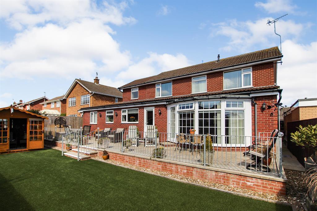 Maple Road, Bridlington, YO16 6TE 5 bed detached house £400,000