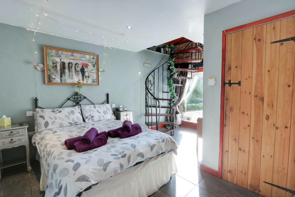 Holiday Cottage - Bedroom