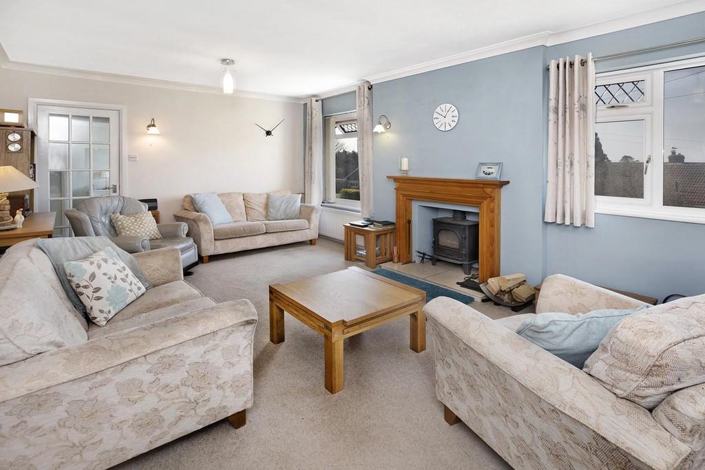 Higher Close, East Teignmouth 2 bed detached bungalow £350,000
