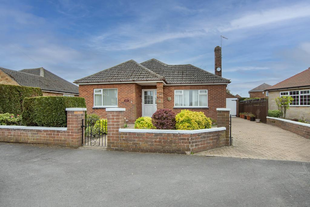 Durham Grove, Retford 2 bed detached bungalow £240,000