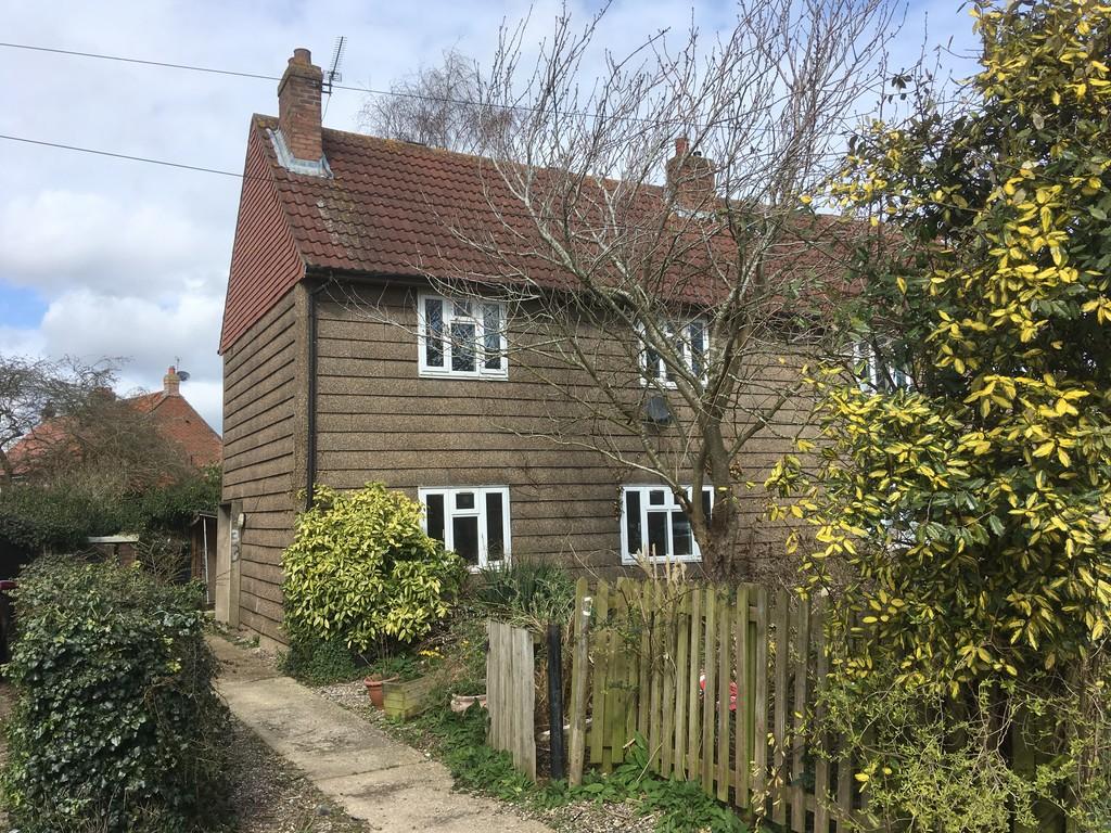 Holt, Norfolk 3 bed semidetached house £60,000