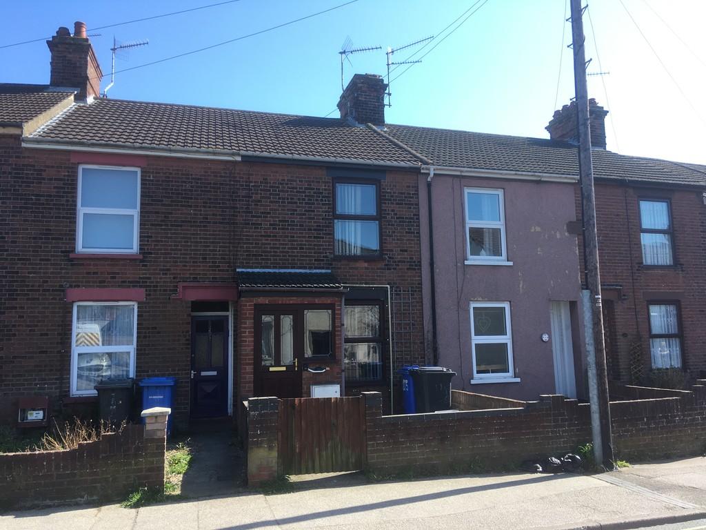 St. Peters Street, Lowestoft, Suffolk 2 bed terraced house £70,000