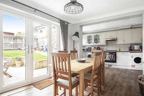 48 Eton Close, Witney, OX28 3GA