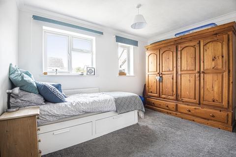 48 Eton Close, Witney, OX28 3GA