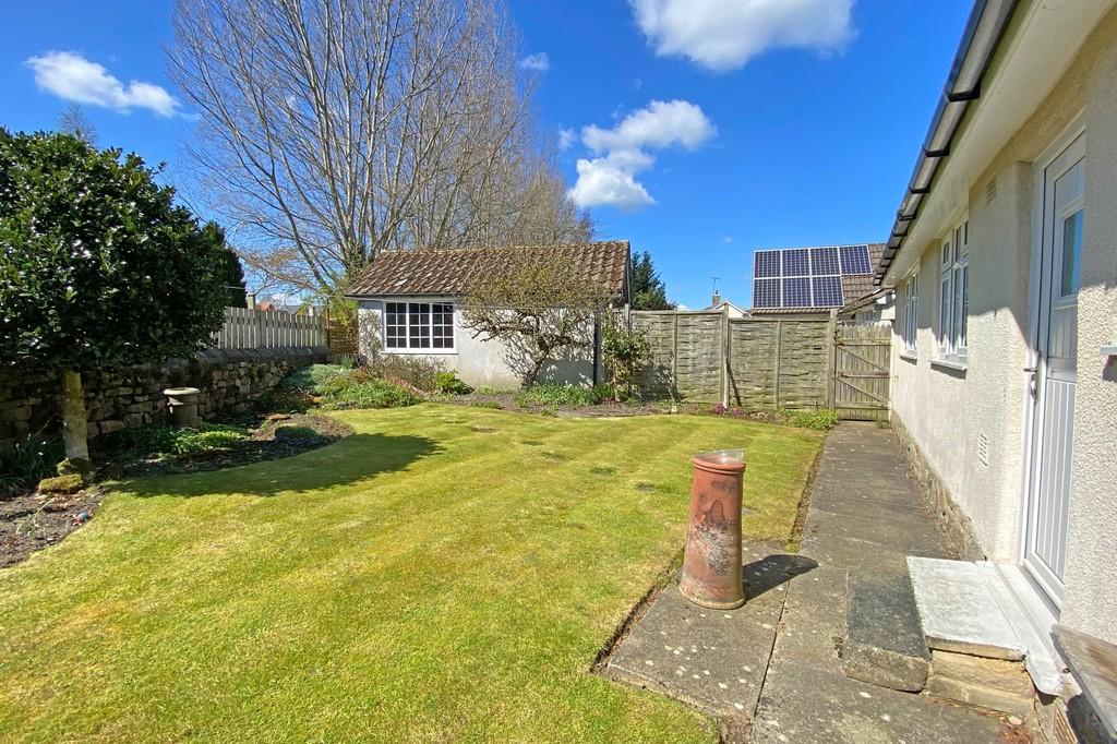 Cautley Drive, Killinghall, Harrogate 3 bed detached bungalow - £350,000