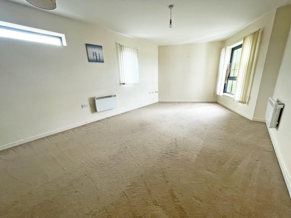The Deck, Mersey Road, Runcorn 2 bed apartment £595 pcm (£137 pw)