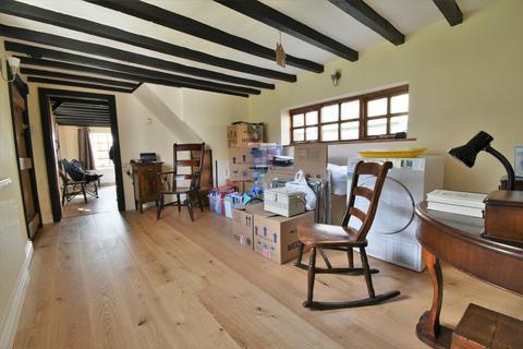 22 Barton Gate, Barton Under Needwood, Burton-on-trent, DE13 8AG