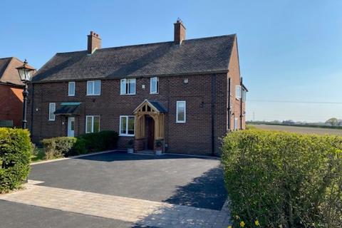 4 Dunstall Cross, Dunstall, Burton-on-trent, DE13 8BJ