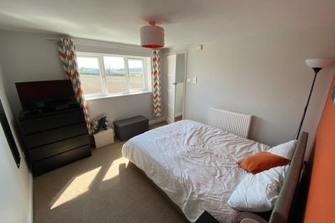 4 Dunstall Cross, Dunstall, Burton-on-trent, DE13 8BJ
