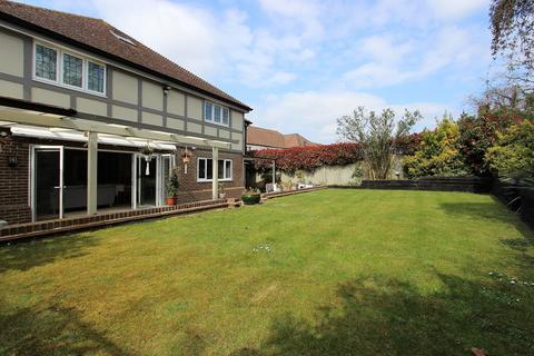 2a Mellow Close, Banstead, SM7 3QR