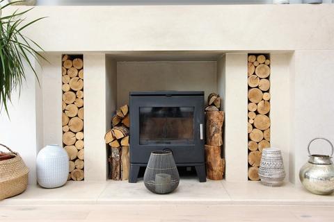 2a Mellow Close, Banstead, SM7 3QR
