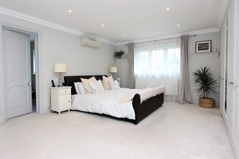 2a Mellow Close, Banstead, SM7 3QR