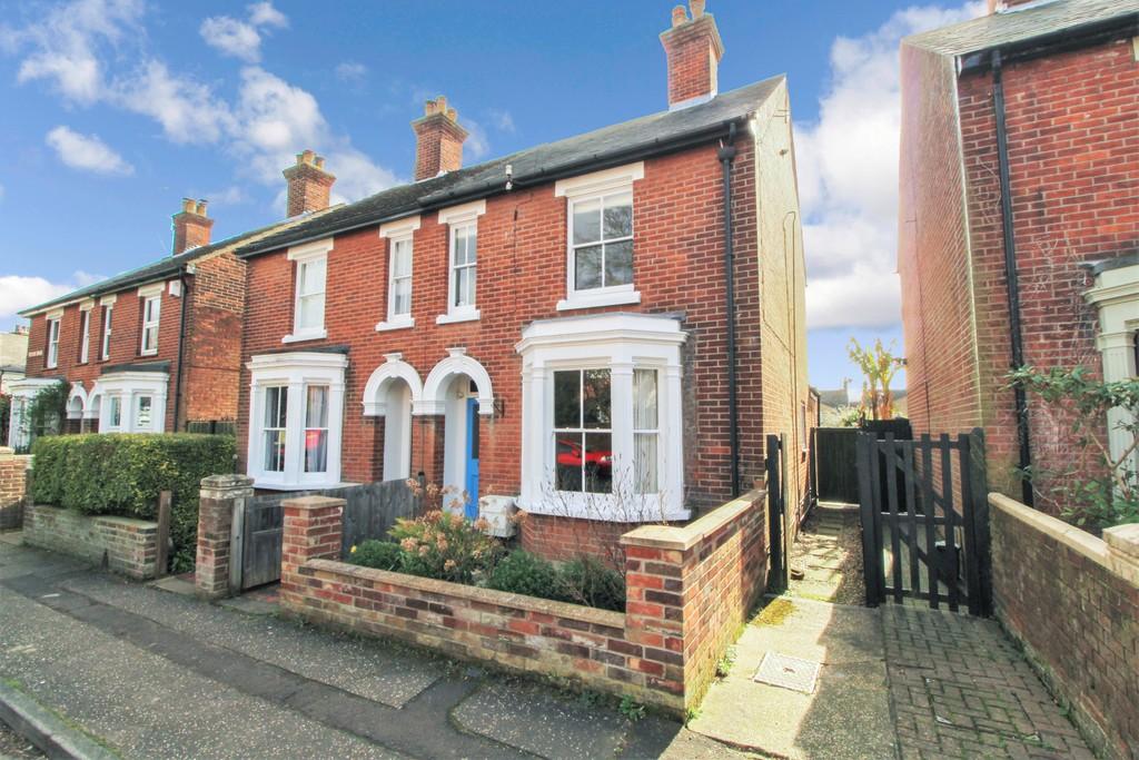 Irvine Road, Colchester, CO3 3TR 3 bed semidetached house £400,000