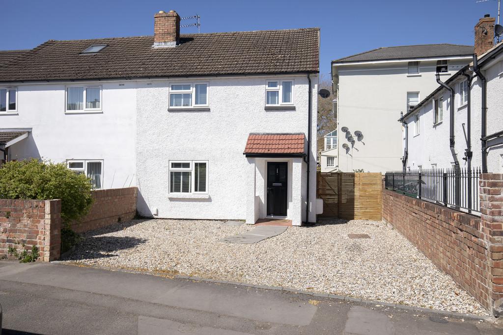 Selkirk Street, Cheltenham GL52 2HH 3 bed semidetached house £1,300