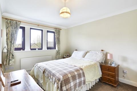 5 Butterworth Way, Greenfield, Oldham, OL3 7PS