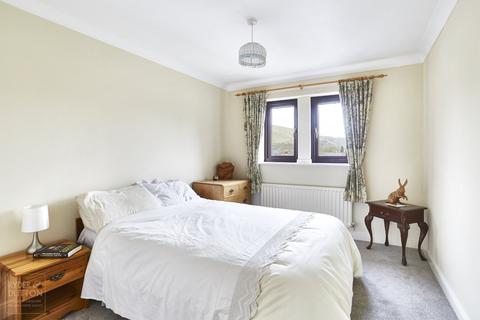 5 Butterworth Way, Greenfield, Oldham, OL3 7PS